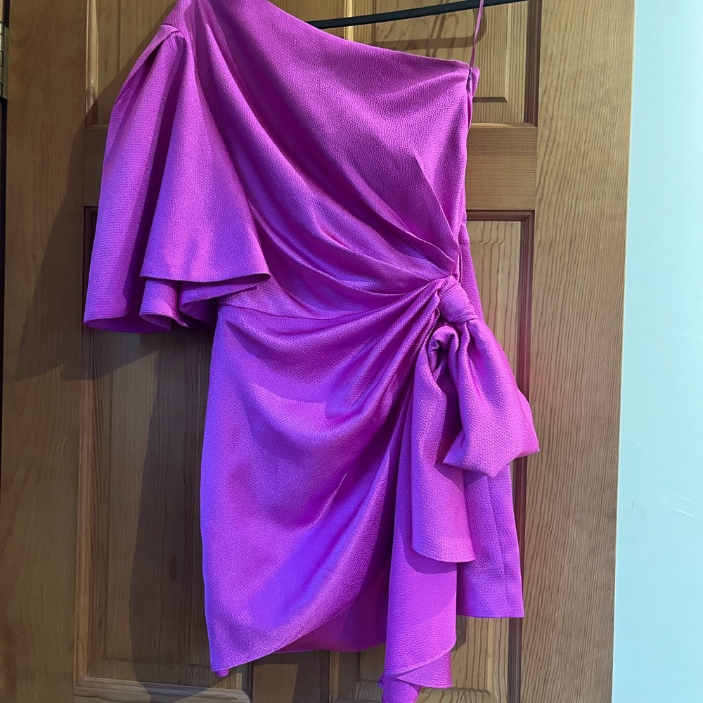 Solace London gorgeous pink one shoulder dress